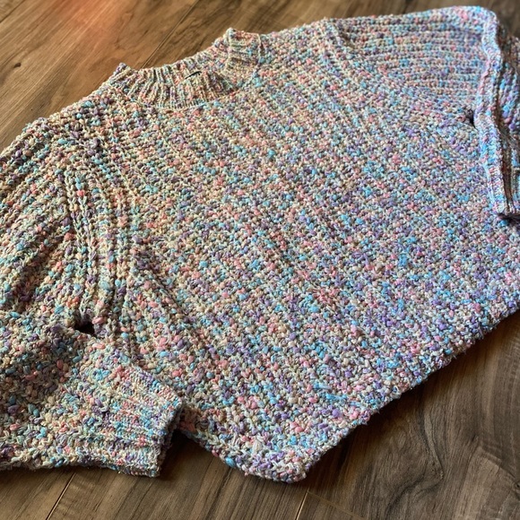 Forever 21 Sweaters - 🎶Beautiful Crochet Semi-cropped Sweater